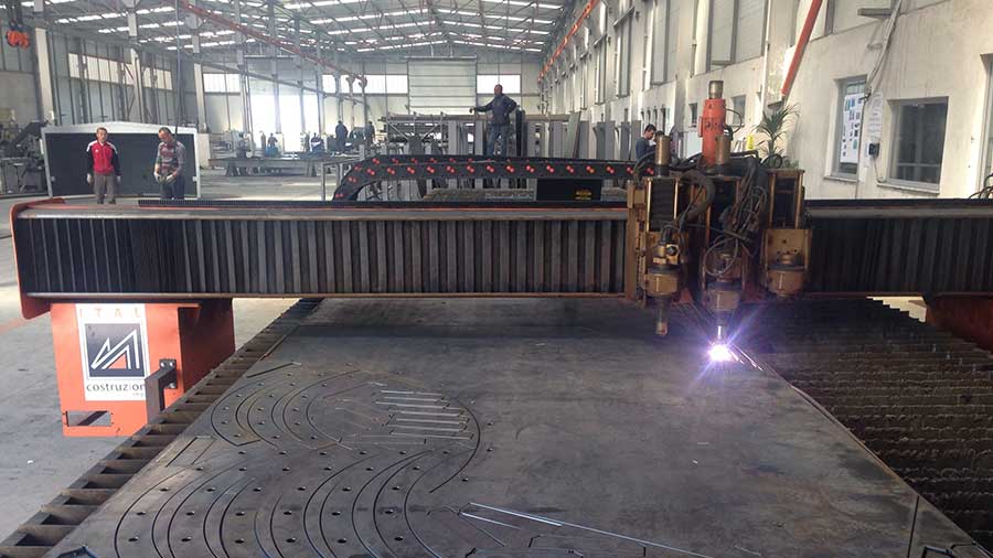 Plasma cutting machine